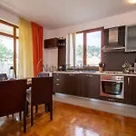Generaator House *