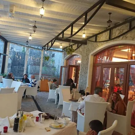 Generaator House Вилла *