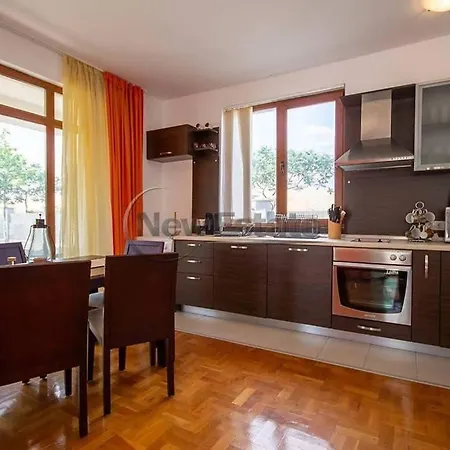 Generaator House *